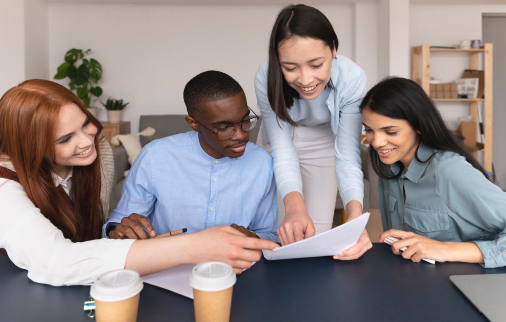 Interactive financial analysis learning environment